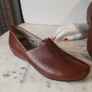 Taos | Women's Hazelnut Brown Slip On Leather Loafers Sz 8.5